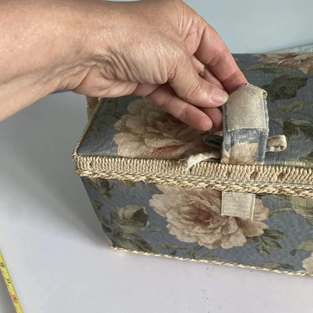 Vintage Sewing Basket W/plastic Tray Floral Pattern  On Top Footed Bottom